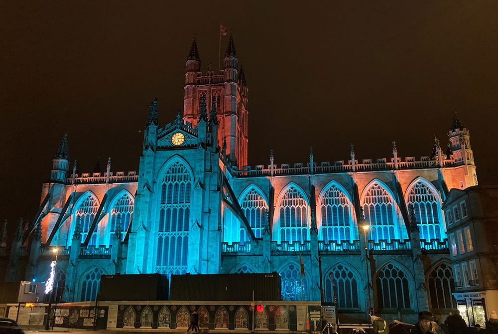 Fineline Lighting lights Bath Abbey for Christmas